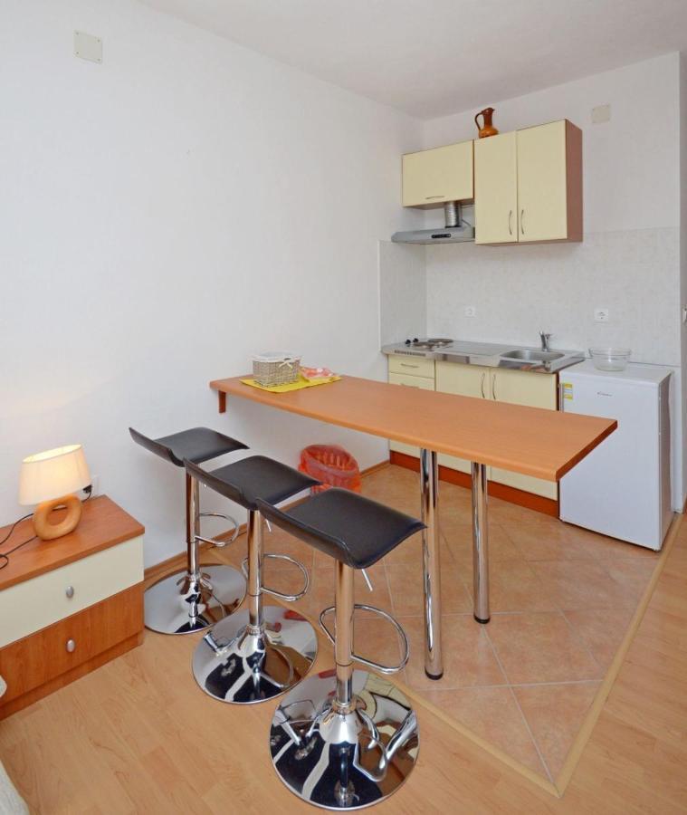 Apartments Luka Uble Exterior photo