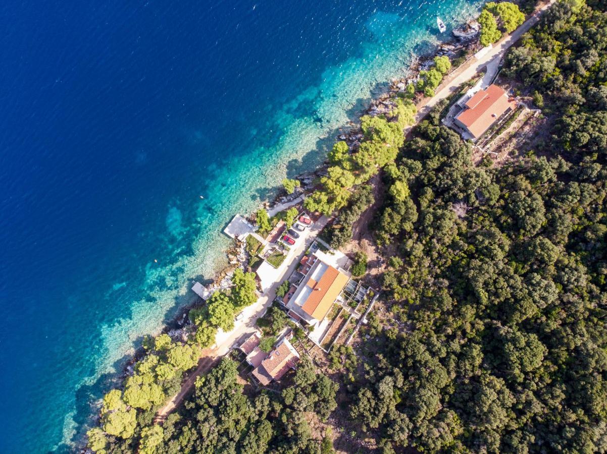 Apartments Luka Uble Exterior photo